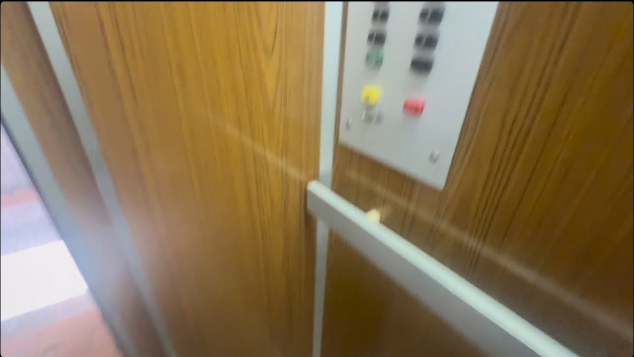 Электрический лифт КМЗ-1984 Q=1000кг @ г.Москва