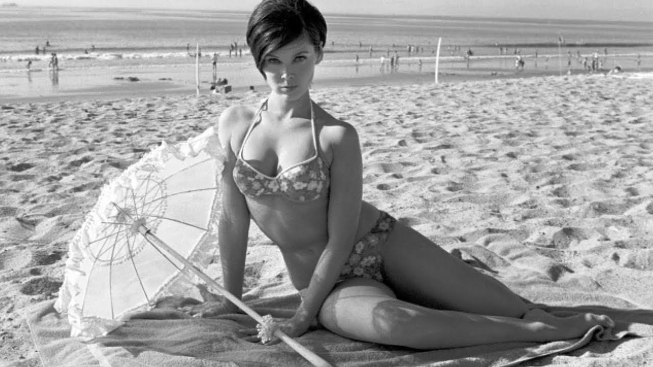 ✨📸 100 Shocking Celebrity Photos They Tried to Keep From the Public!