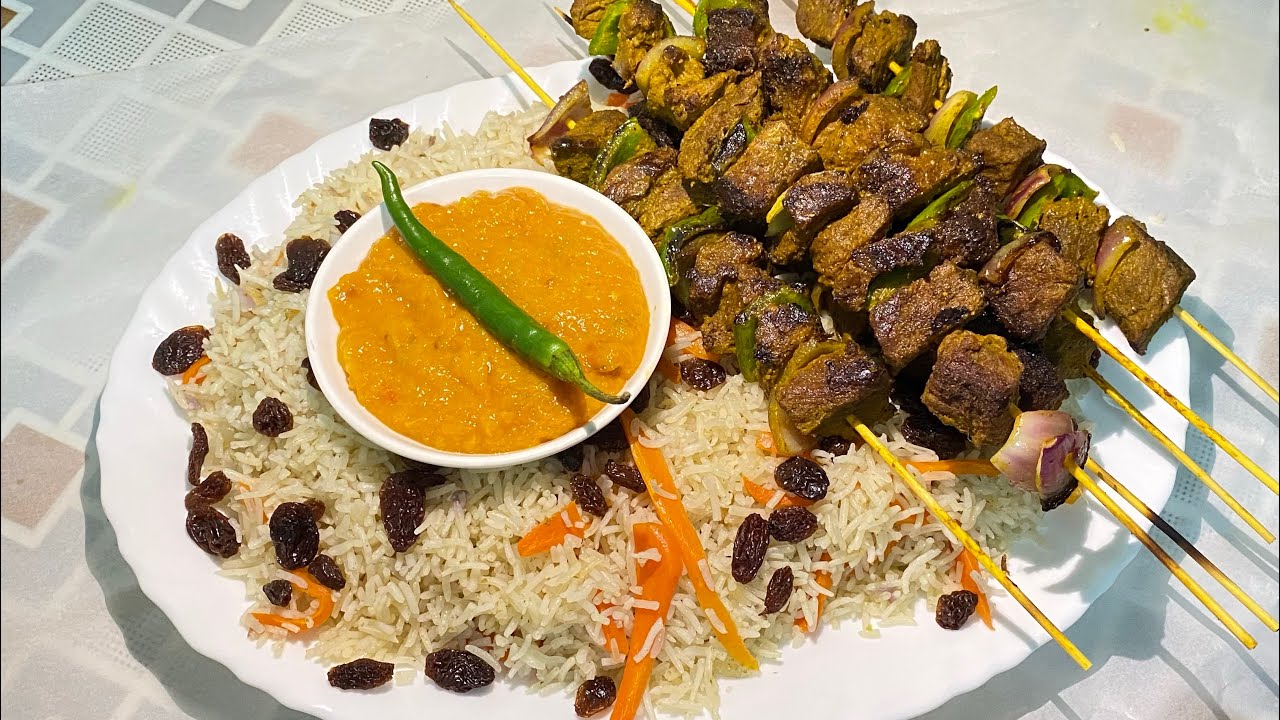 Casho Dhamestiran Bariis iyo Hilib oo Dhadhan Leh/Somali rice &meat||Chef Hussein