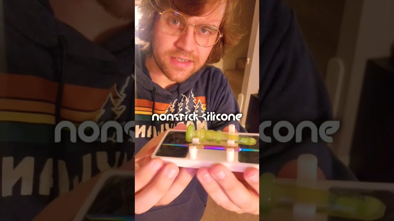 Concentrate Catchers now available on our website 😬 dab tool holder /w silicone drip/catch mats #710