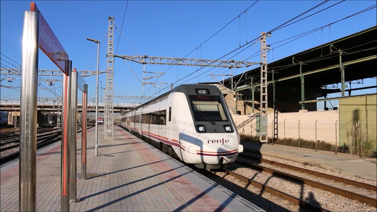 Trenes en Valencia-Fuente de San Luis