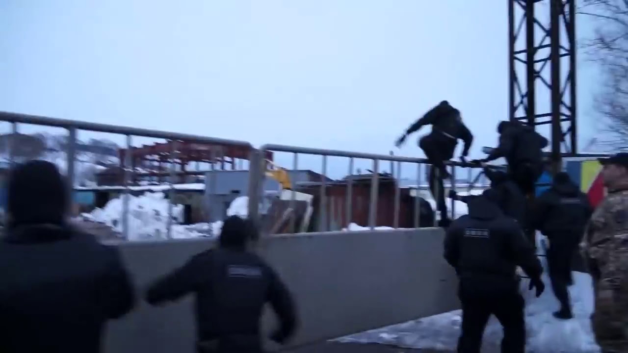 Ruskiy OMON gruppa mana koringlar nma ish qilishdi
