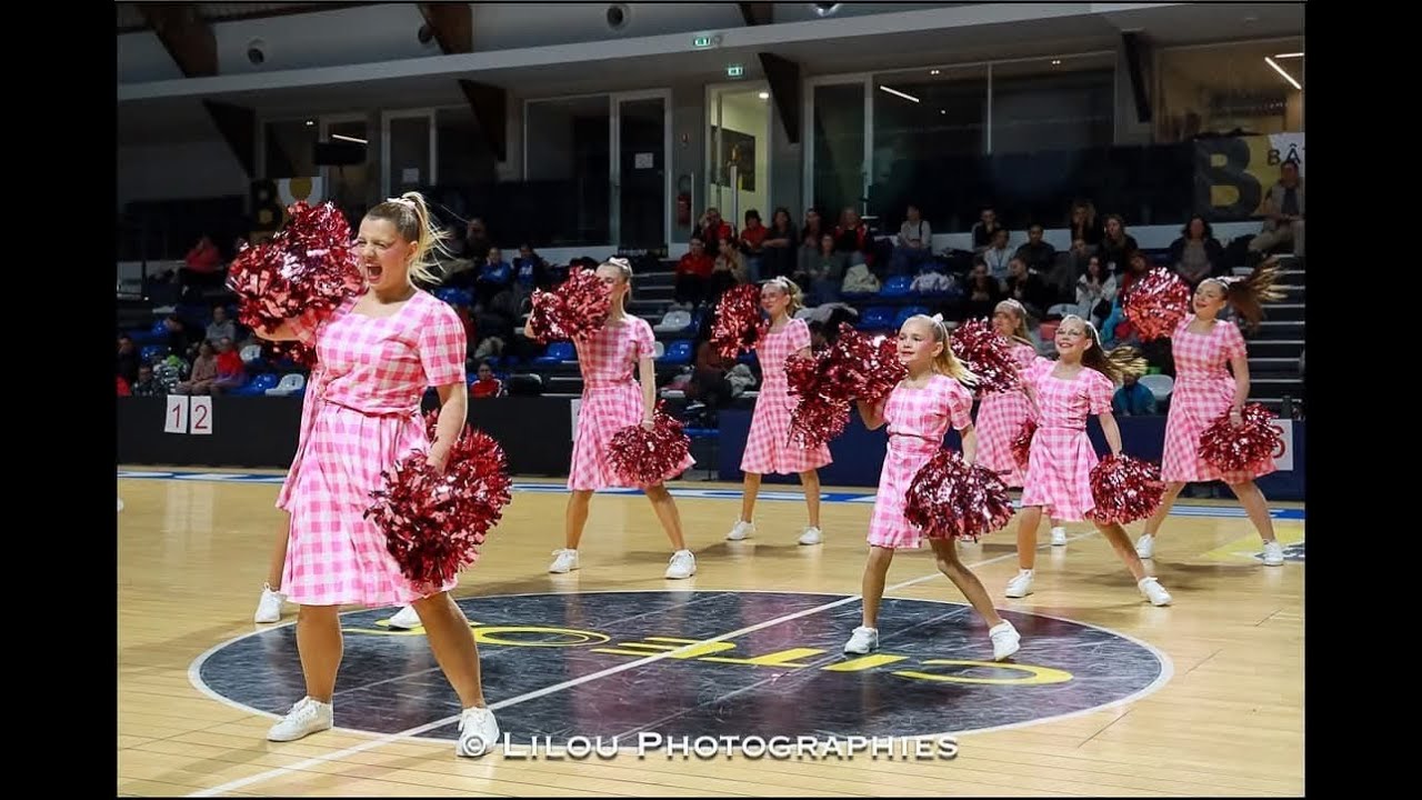 LS TWIRL' - Petite pompons junior - 6e Championne de France
