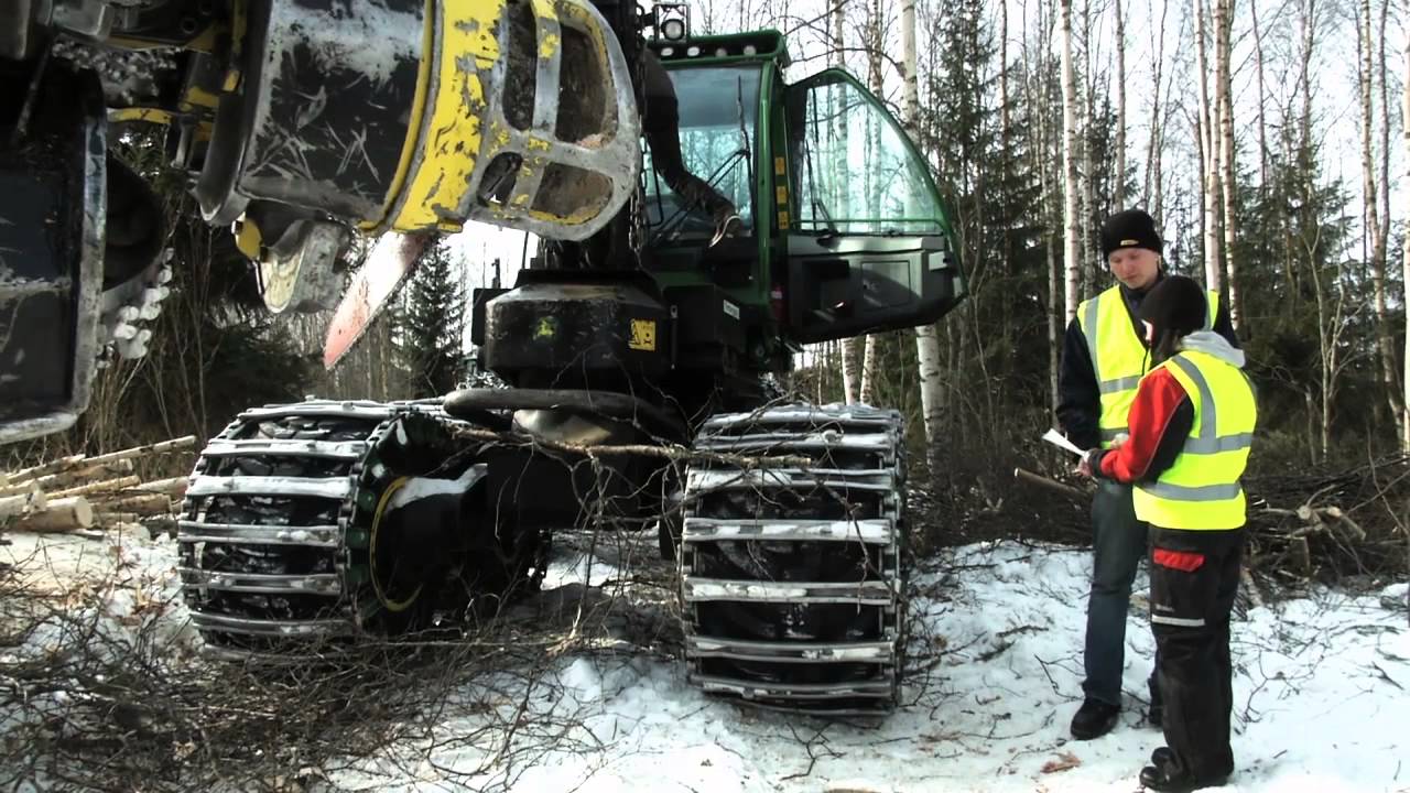 Metsäkoneenkuljettajaksi Kannuksessa