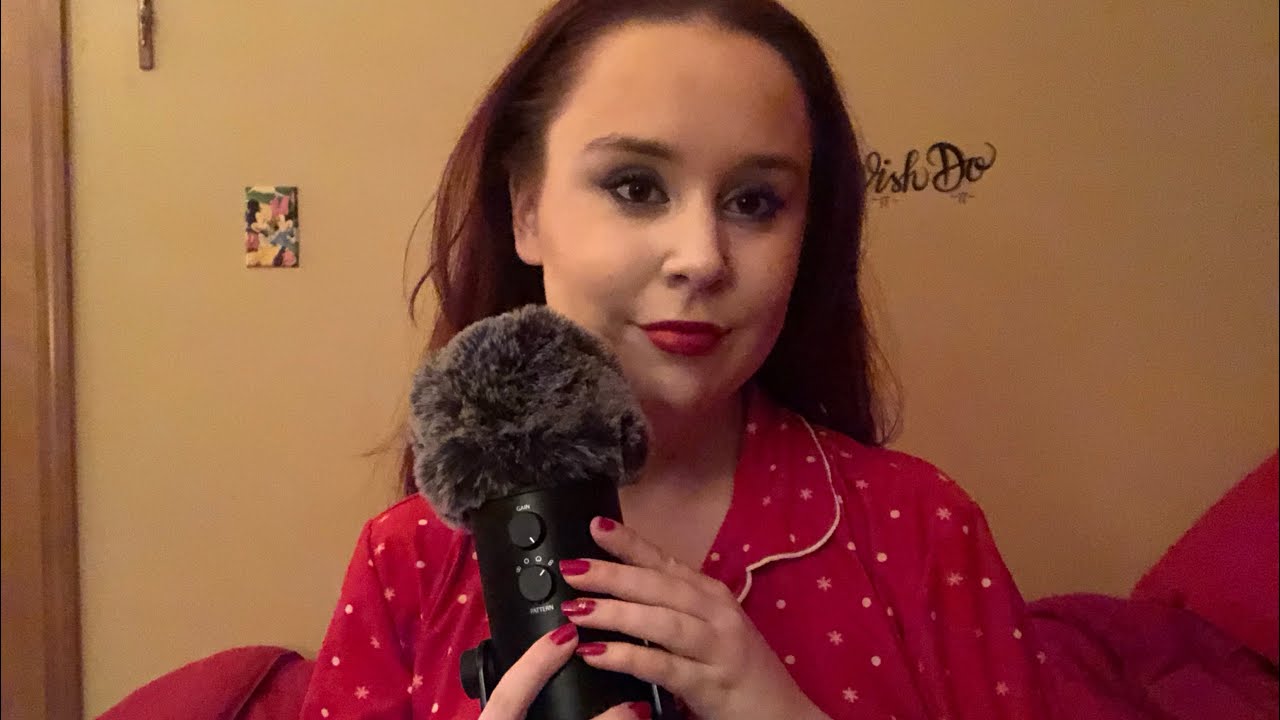 ASMR| Whisper ramble about my fav Christmas songs