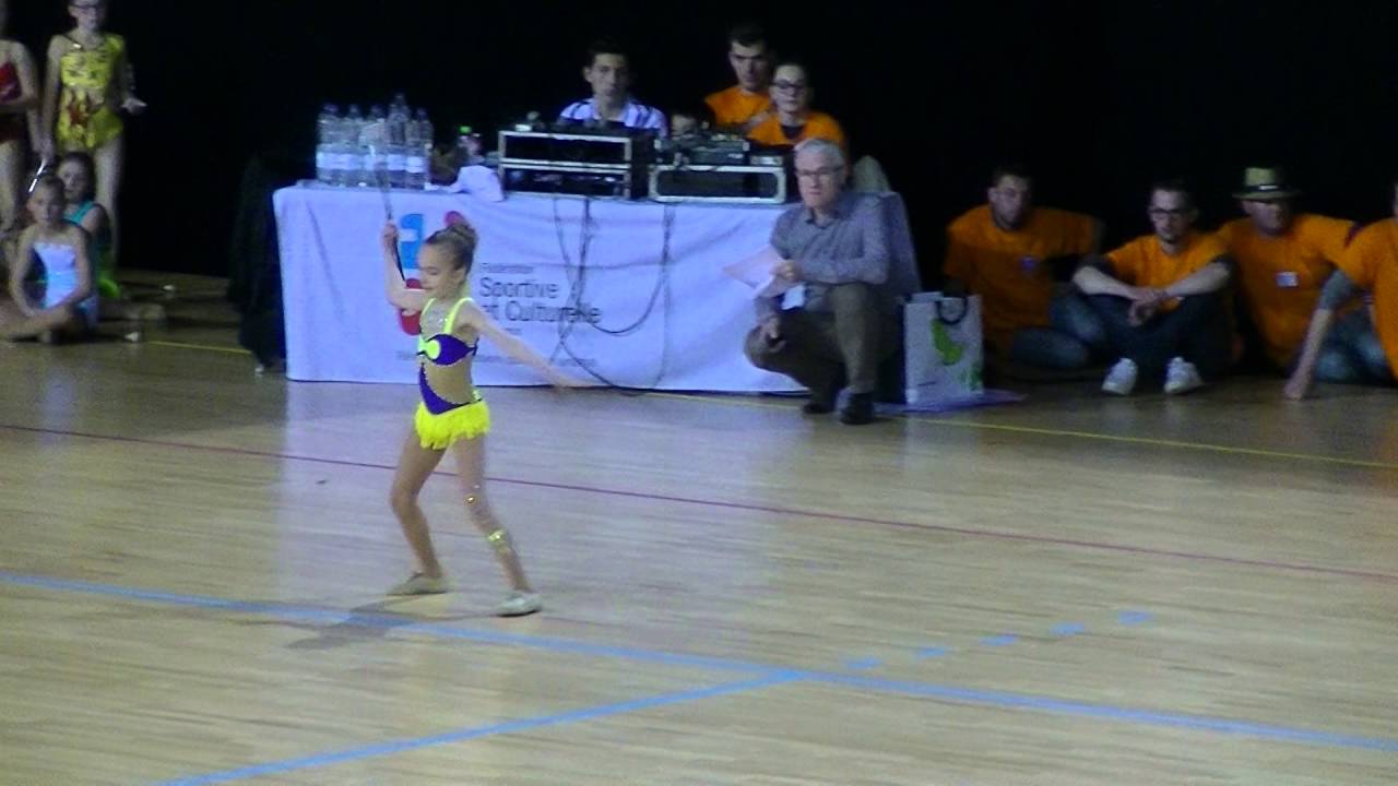 twirling cassandra binet championne de france benjamine excellence 2016