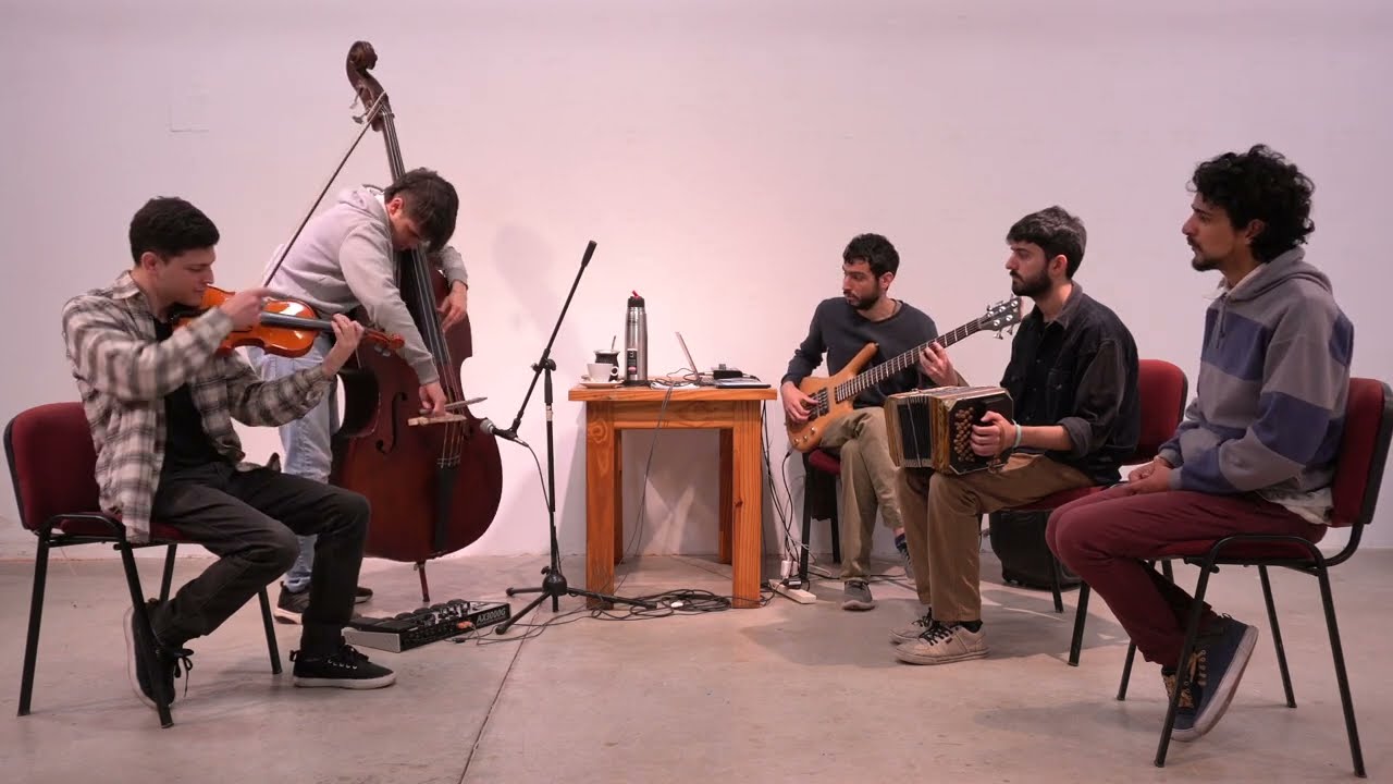 Lontano /// improvisaci&oacute;n libre /// agosto 2022