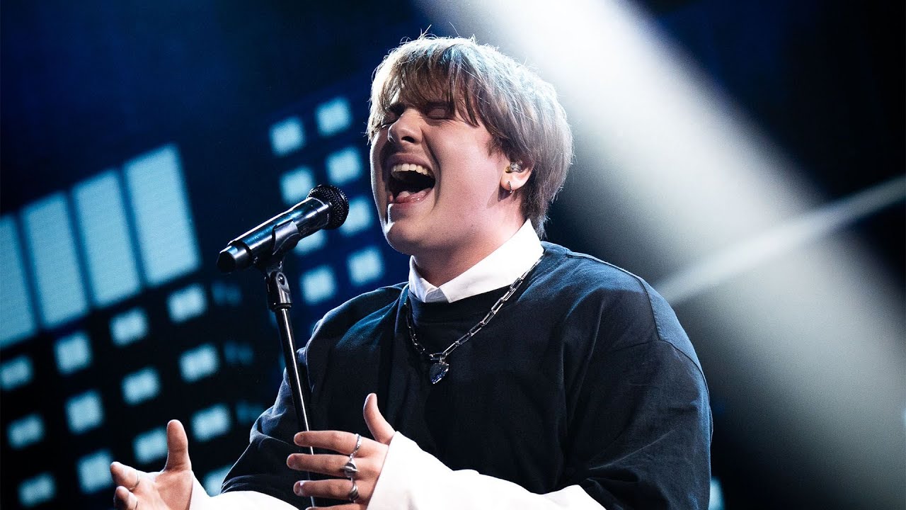 Love Stenmarck sjunger “Om du var här” av Kent  | Idol Sverige | TV4 & TV4 Play