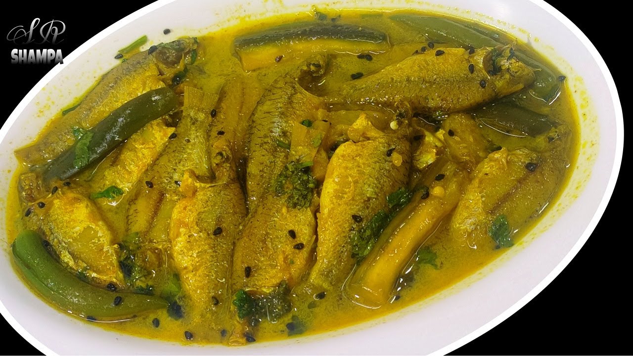 আমার মায়ের রেসিপি-তে দেশী পুঁটি মাছ দিয়ে নামমাত্র তেল মশলায় হালকা পাতলা ঝোল। Bengali small fish Rcp