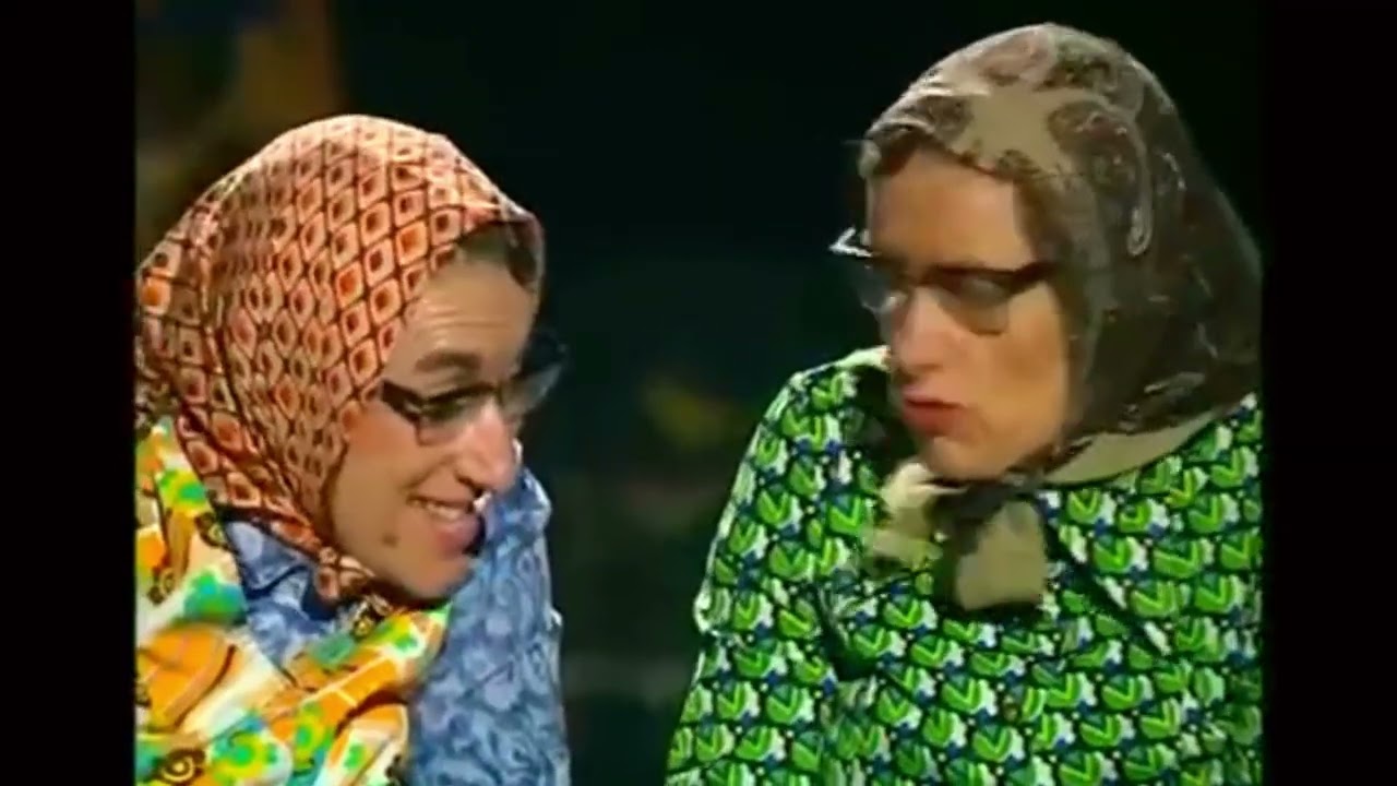 Les Vamps font leur show sur scène / La salle explose de rire avec Lucienne et Gisèle
