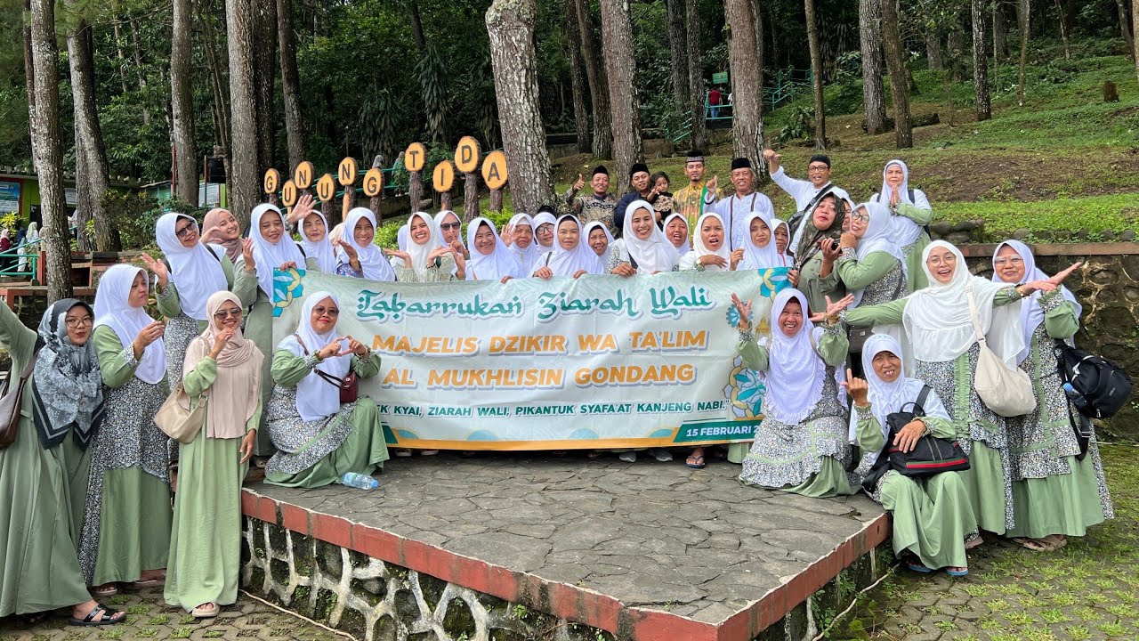 Tabarrukan Ziarah Wali Majelis Dzikir WA Ta'lim Al Mukhlisin Gondang Sragen. 15 Februari 2026