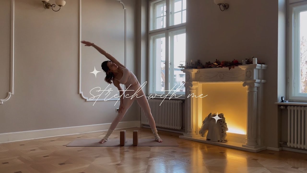 10 - Minute Feminine Flow for Flexible Legs & Hips ✨