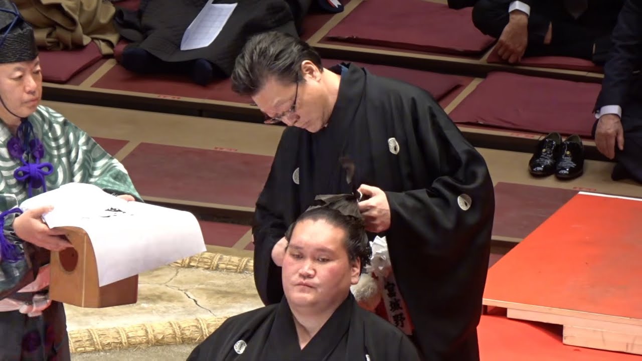 【照ノ富士断髪式】クライマックスズーム✨ 宮城野親方(旭富士)が止め鋏 奥様から花束2026/1/31 TERUNOFUJI retirement ceremony