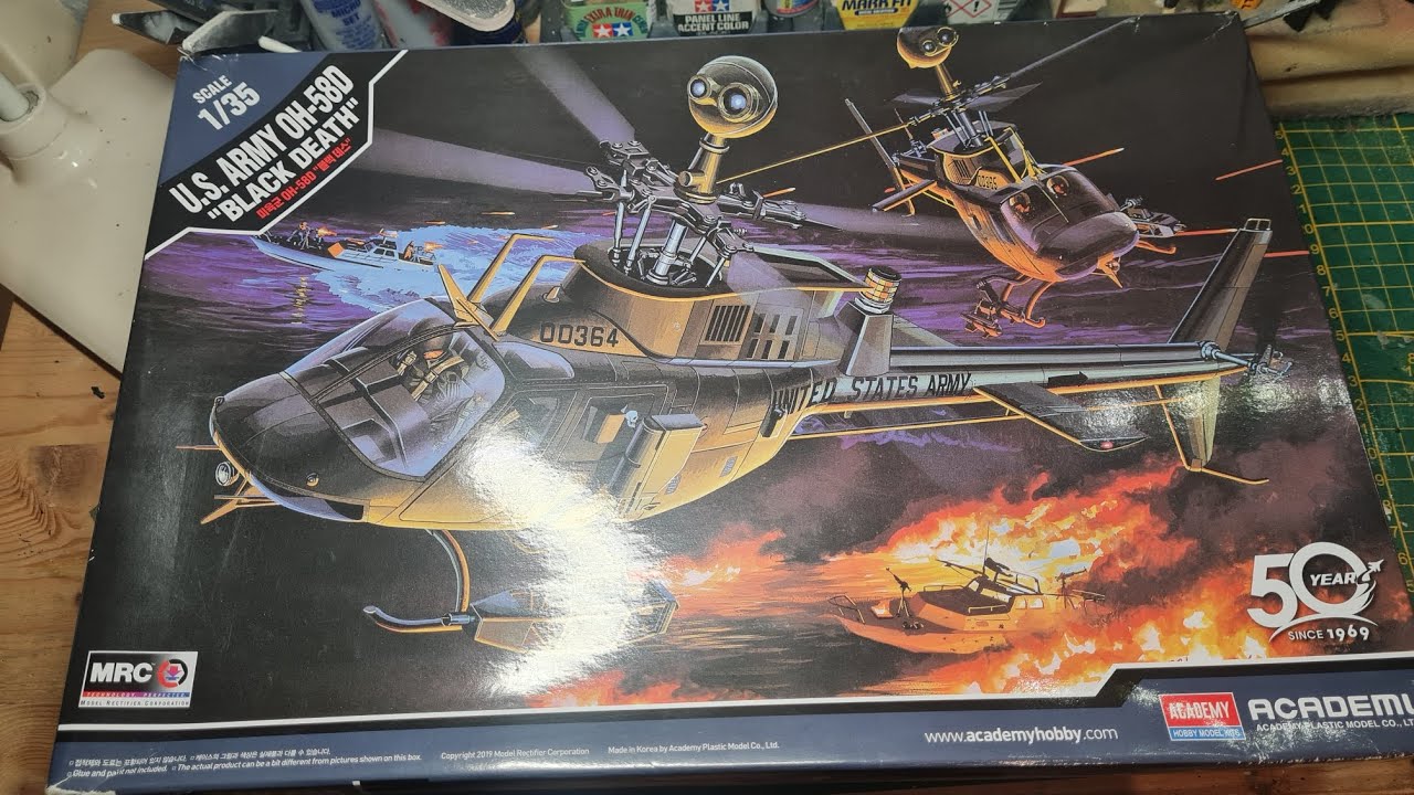 Unboxing Academy OH-58D Kiowa 1:35