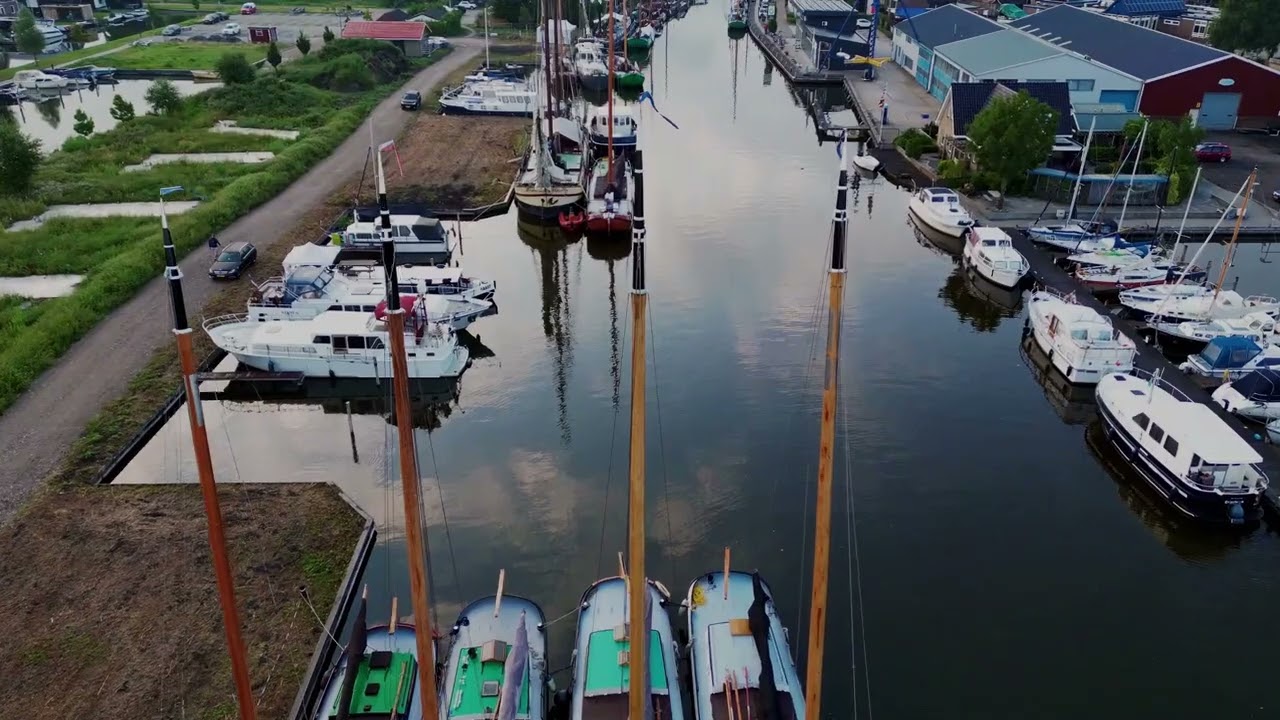 Echtenerbrug/delfstrahuizen Skûtsjes liggen klaar