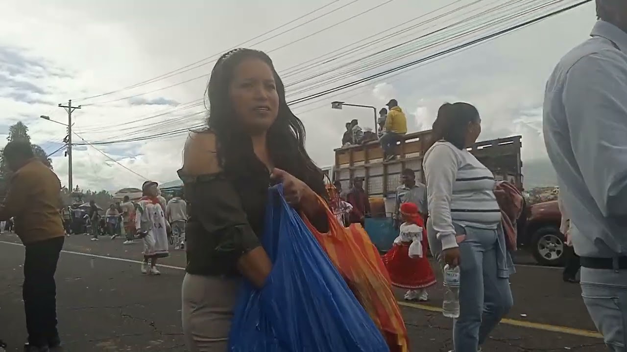 Desfile Colorido y festivo en Picaihua 2026