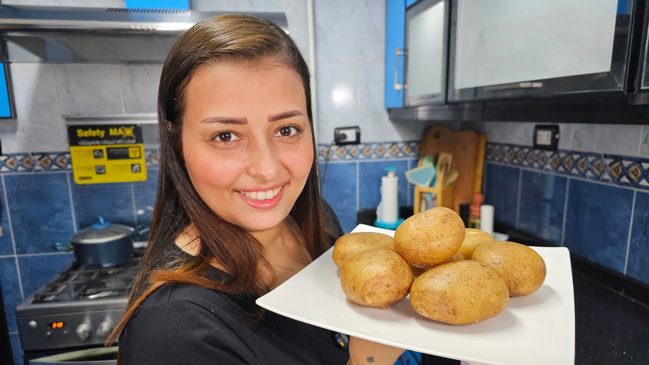 Сегодня мы приготовим картофель по-новому, и он вам очень понравится. Попробуйте, и вы не сможете...