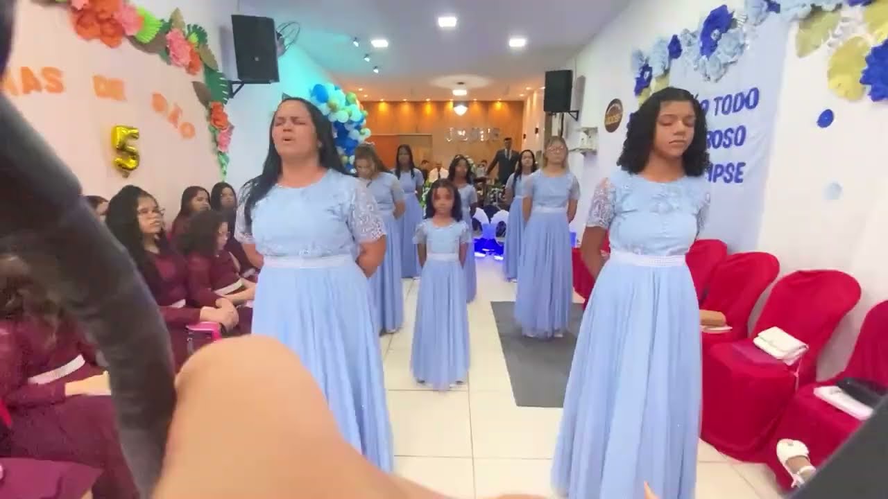 ELE É - EVENY BRAGA (festividade de 5 anos do grupo de gesto kadosh)