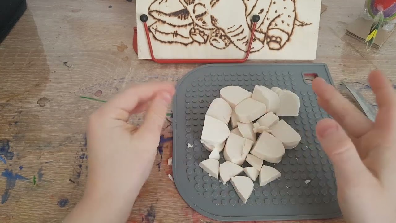 Первая часть мыльные .........