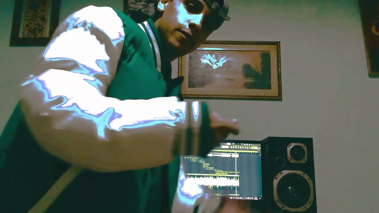 FOTOS DEL AGUJERO - RONER (Video Oficial)