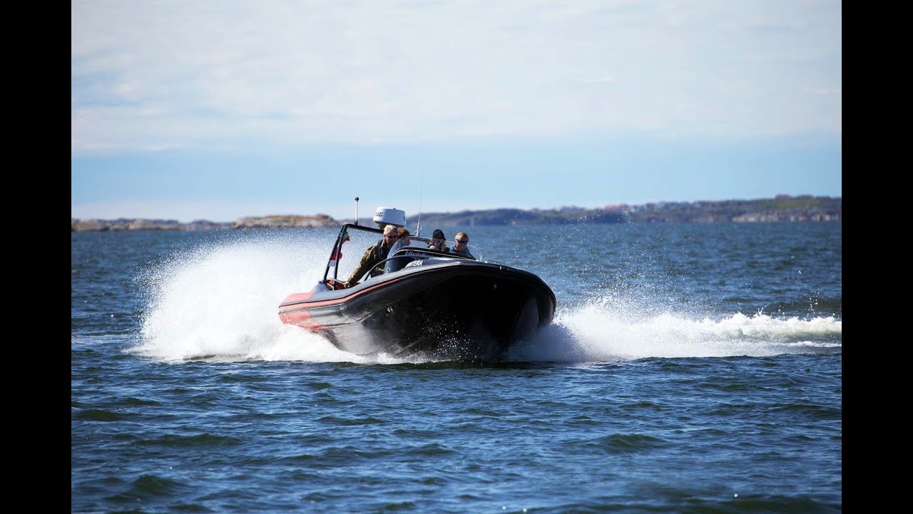 Hysucat's RIB 28 and Center Console 30 performing max speed