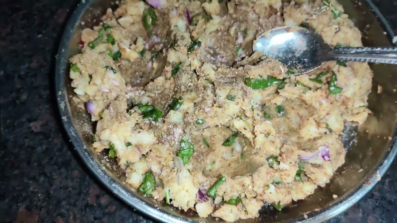 Rajasthani aalu ke paraathe teekhe chatpate#cooking#food#recipe 🥰🤗