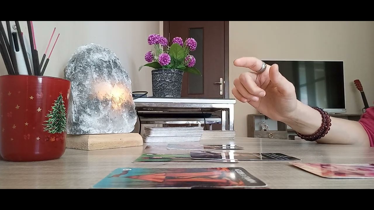 Sessizlikte konuşuyorsun diyor,Aklındaki kişi⁉️⚖️⏳️🎭❤️‍🩹