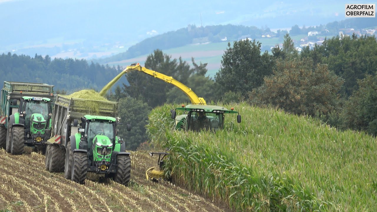 Bergauf im Mais mit dem John Deere 8300 i - Maishäckseln - LuS Aumann OHG