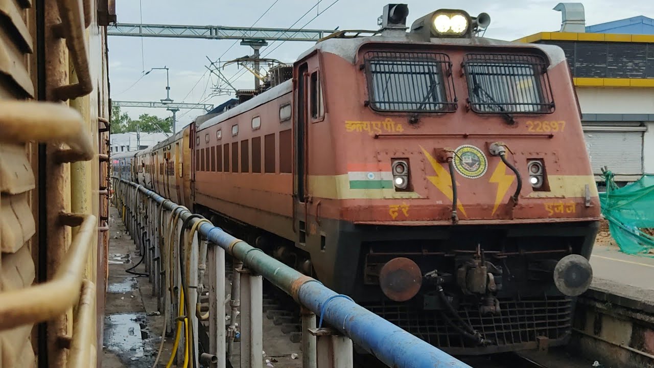 Guruvayur express 16128 Guruvayur - Chennai Egmore Express Arrival at Villupuram Junction