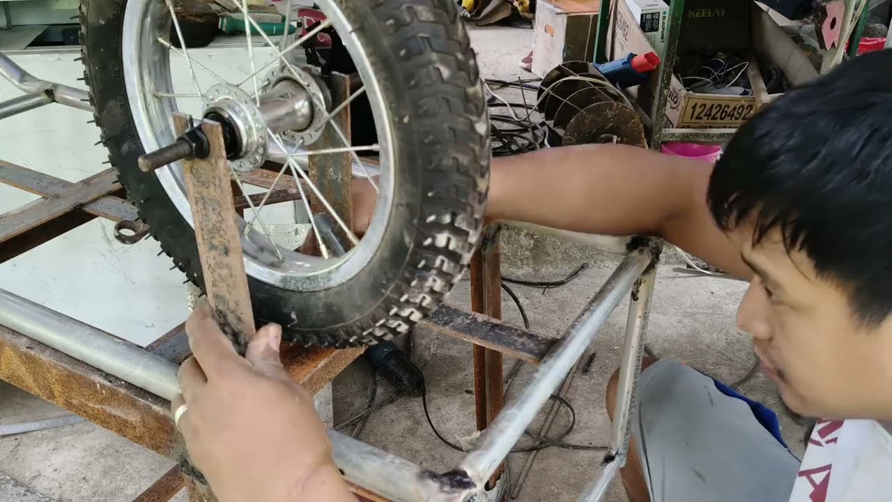 Diy hand trolley from scrap materials