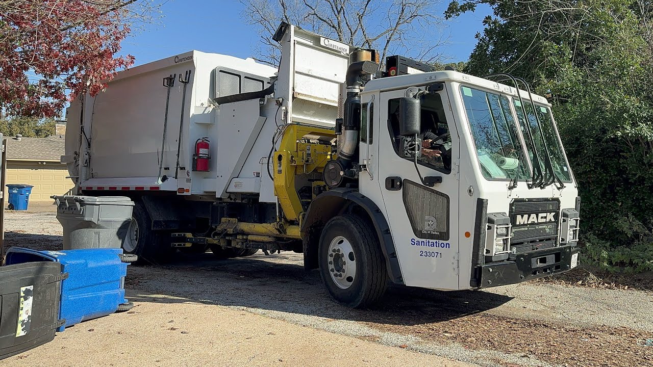 City of Dallas: New Mack LR Wayne Curbtender Garbage Truck