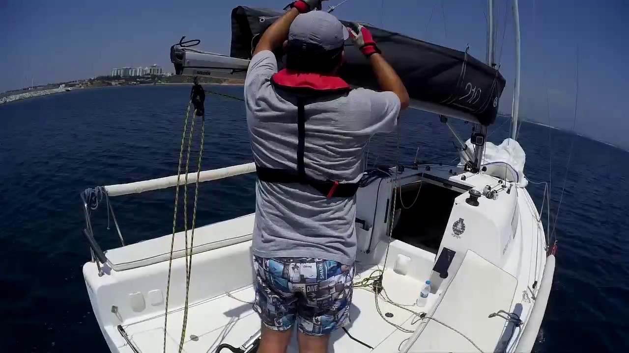 solo sail with Elan 210