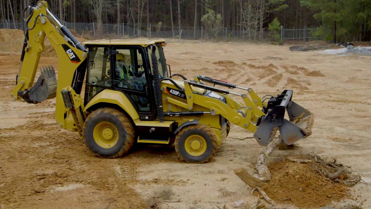 Cat&reg; Multi-Purpose Buckets at Work