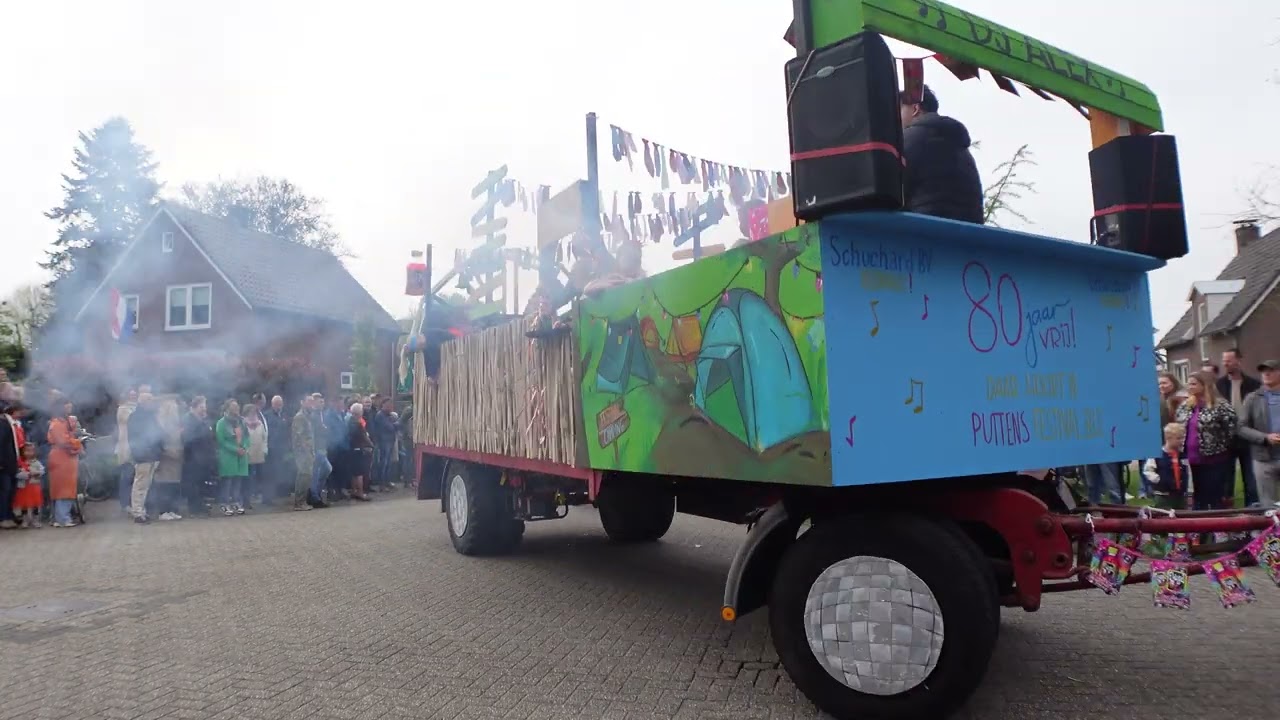 Putten viert Koningsdag 2025: bekijk de complete optocht!
