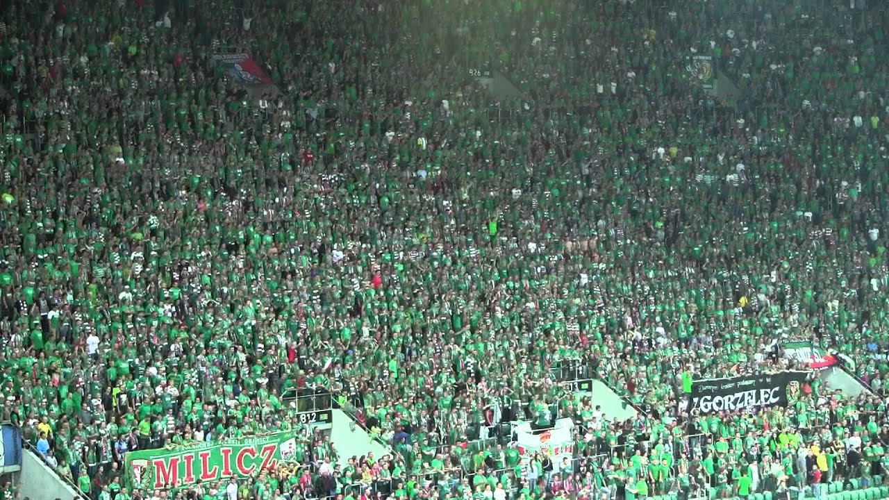 Śląsk Wrocław - Sevilla FC: Doping kibiców WKS-u (I połowa)