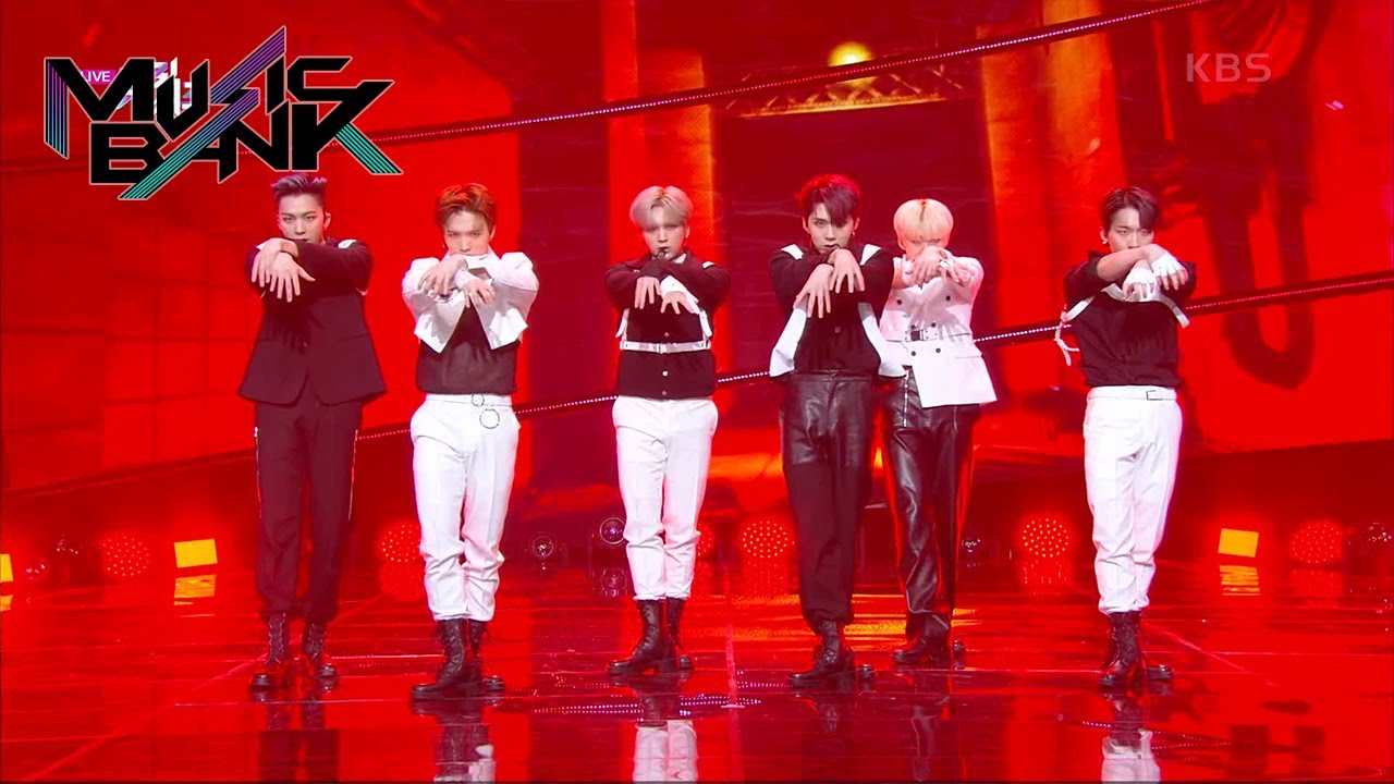 D-CRUNCH(디크런치) - Addiction(중독) (Music Bank) | KBS WORLD TV 220408