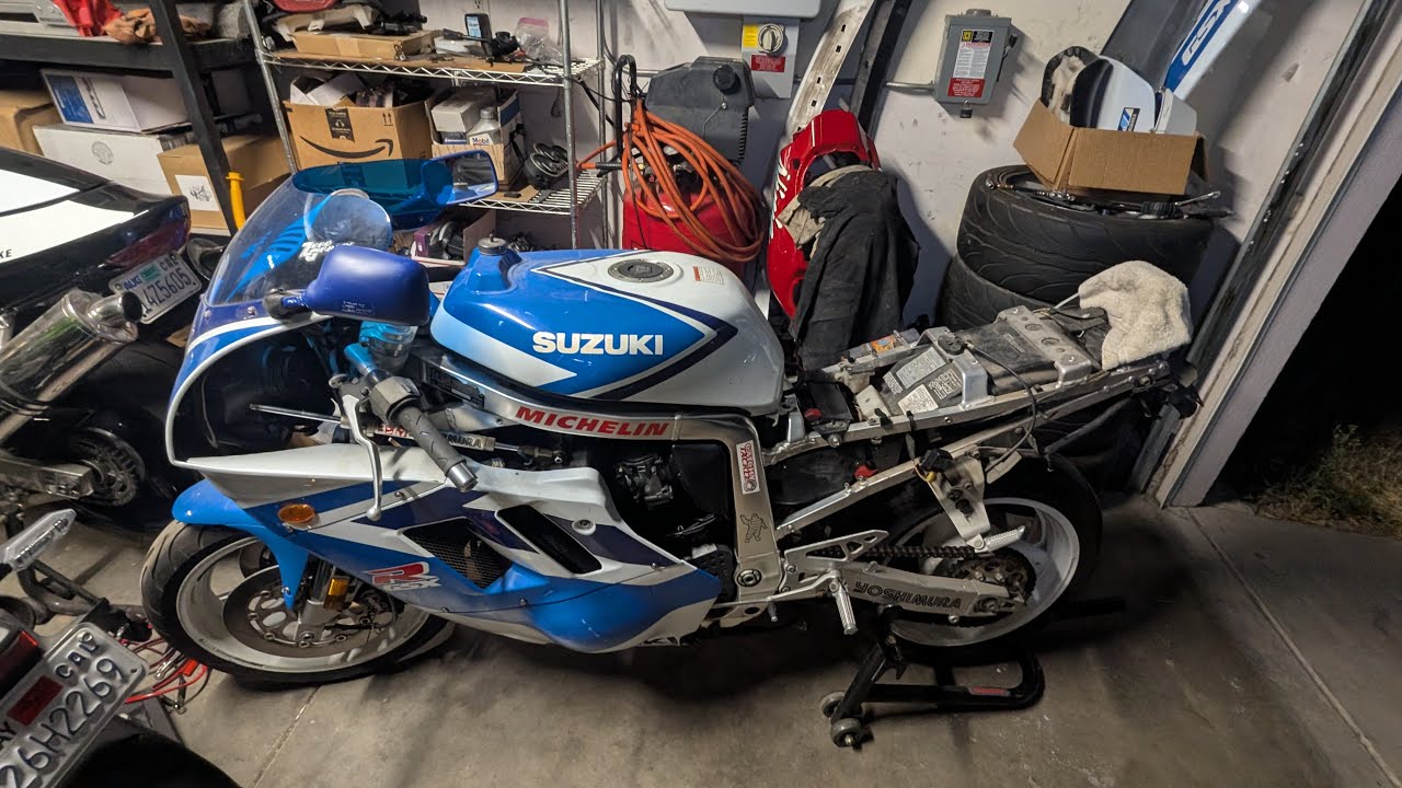 1989-1991 GSXR 750 Airbox Install