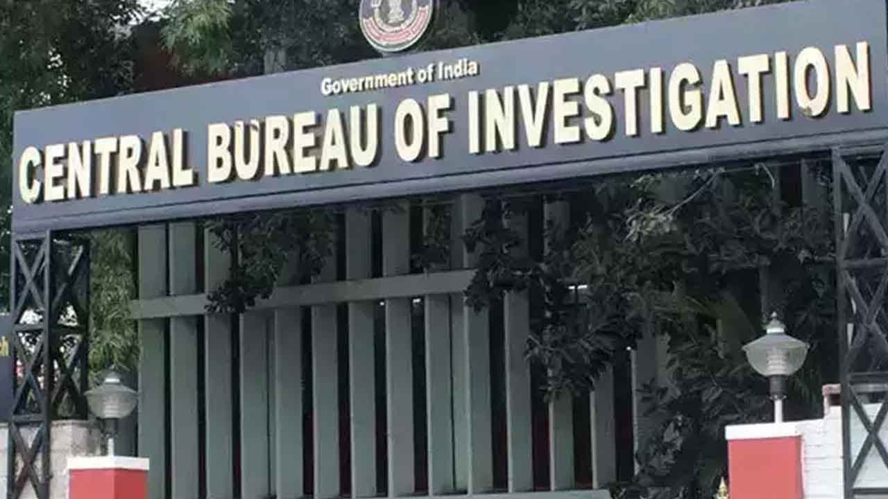 Govt curtails tenure of CBI special director Rakesh Asthana with immediate effect