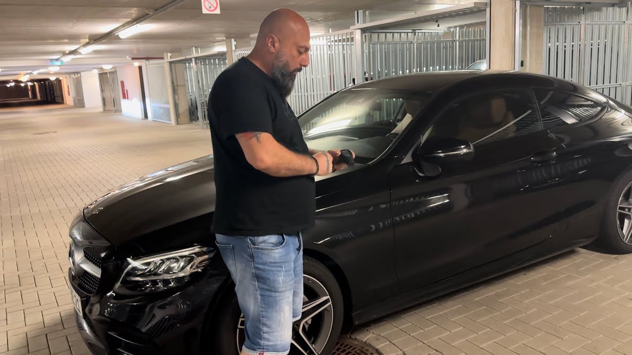 ΕΝΑ όμορφο κουπέ 200ρι. Όμως δεν αγοράστηκε￼.
