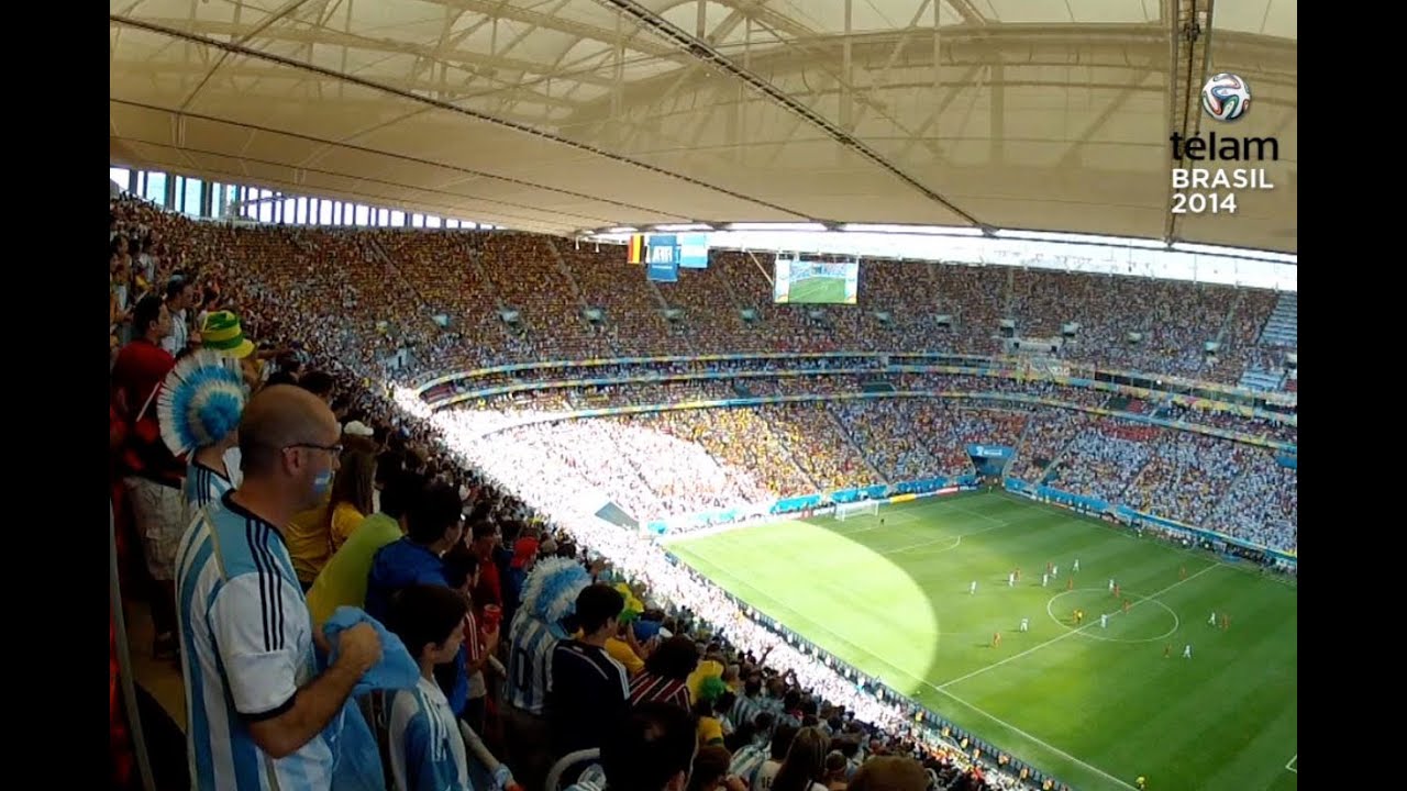 La hinchada argentina hace una costumbre su localía en Brasil