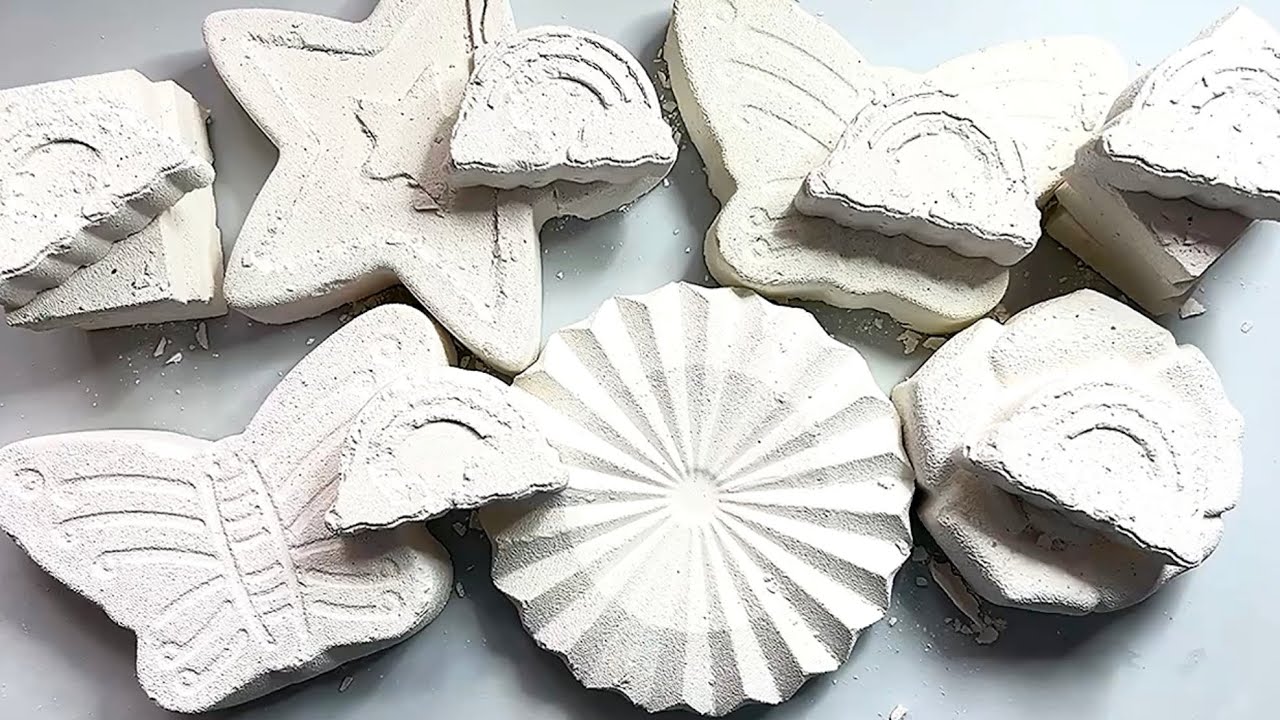 Plain Jane | asmrgymchalk | satisfying | fluffy | powdery | please subscribe | 2 videos 