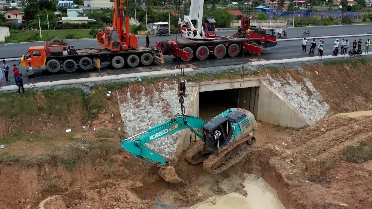 Incredible That Double Crane Use His Power Recovery Excavator fail Sink In Deep Hole Successfully