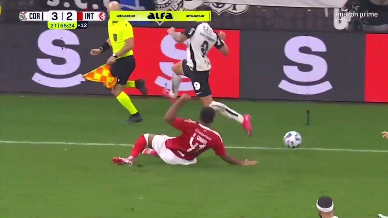 victor gabriel   centre back   internacional   rs   2025 1080p