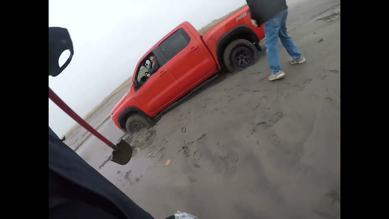 ОПАСНЫЕ УСЛОВИЯ ДЛЯ ЕЗДЫ ПО ПЛЯЖУ
