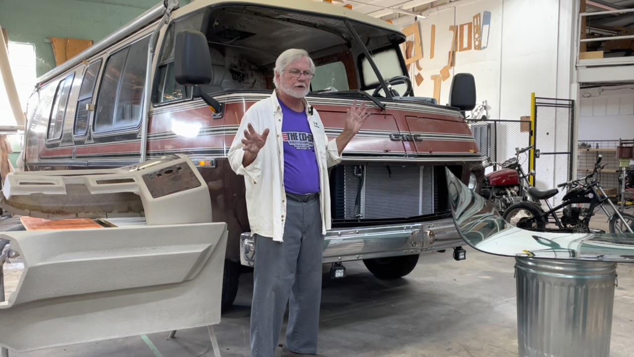 GMC Motorhome — Лобовое стекло — Джим Баундс — Co-Op Motorworks