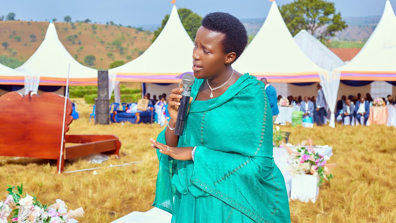 @Bahima Giveaway... Annah Muriisa Singing #Warahabaye_Mana on Phionah and Peninah's Giveaway