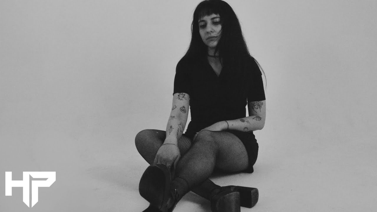 Sarah Krimson - Underwater (Music Video)