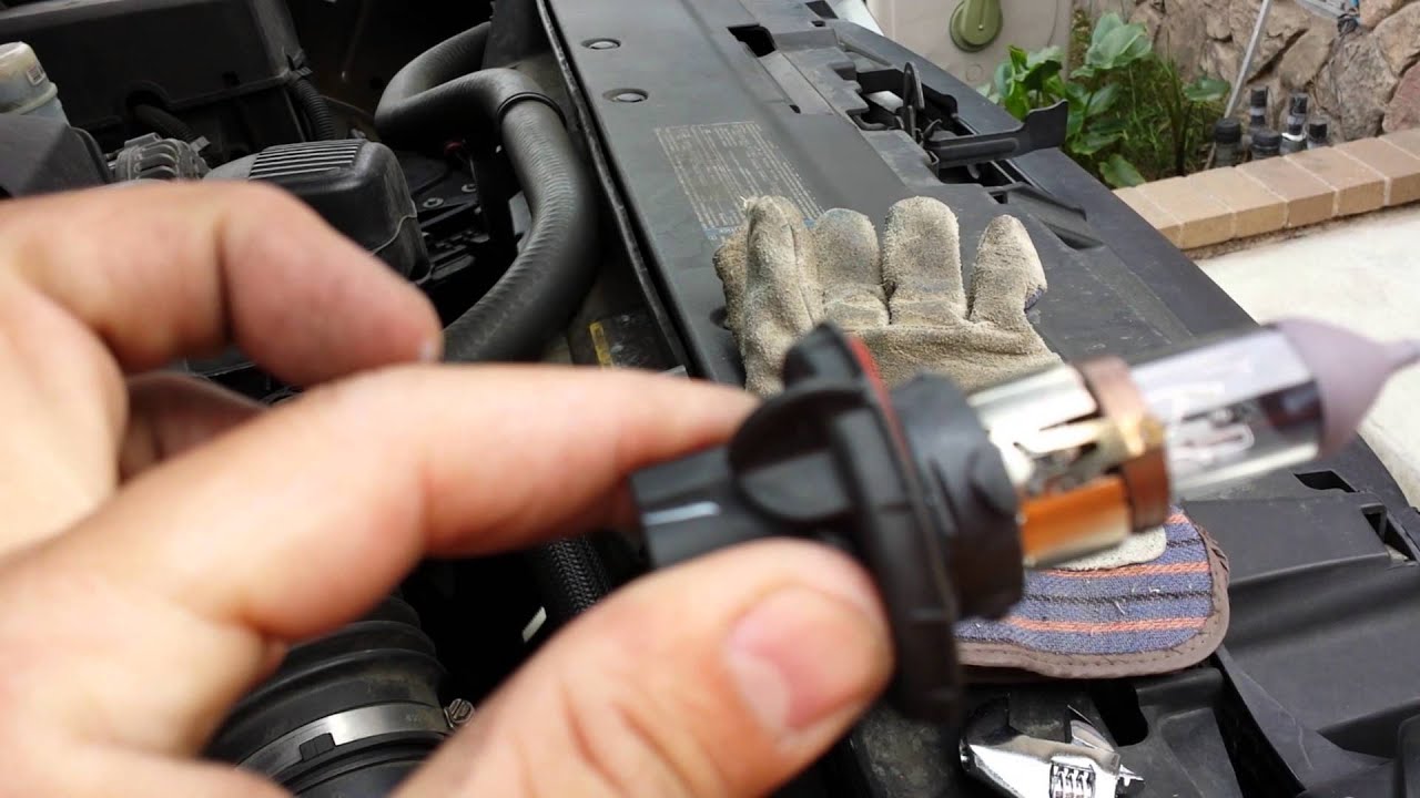Replace Bulb 2008 Yukon