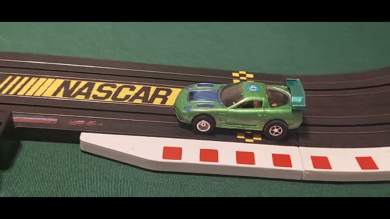 Добро пожаловать на гоночную трассу Randycoqui Slotcar Collection, созданную по мотивам/при подде...