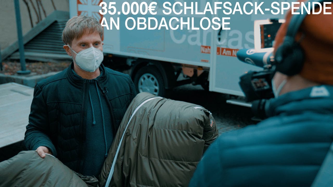 Grüezi bag Schlafsack-Spende an Obdachlose in München (in Zusammenarbeit mit der Caritas)